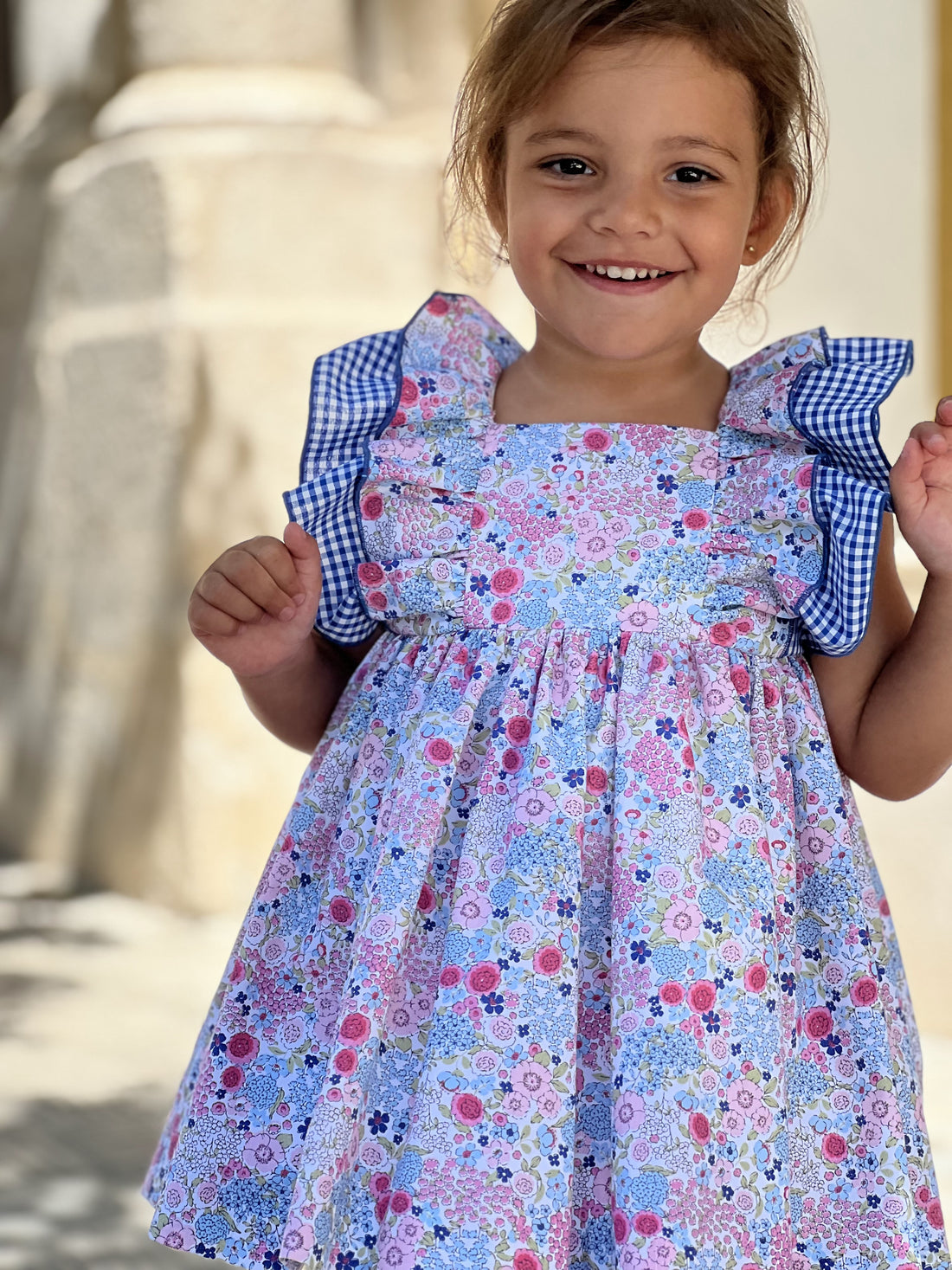 Jesusito floral bebé niña con volantes vichy azul