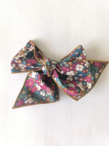 Lazo con pinza flores Larsy