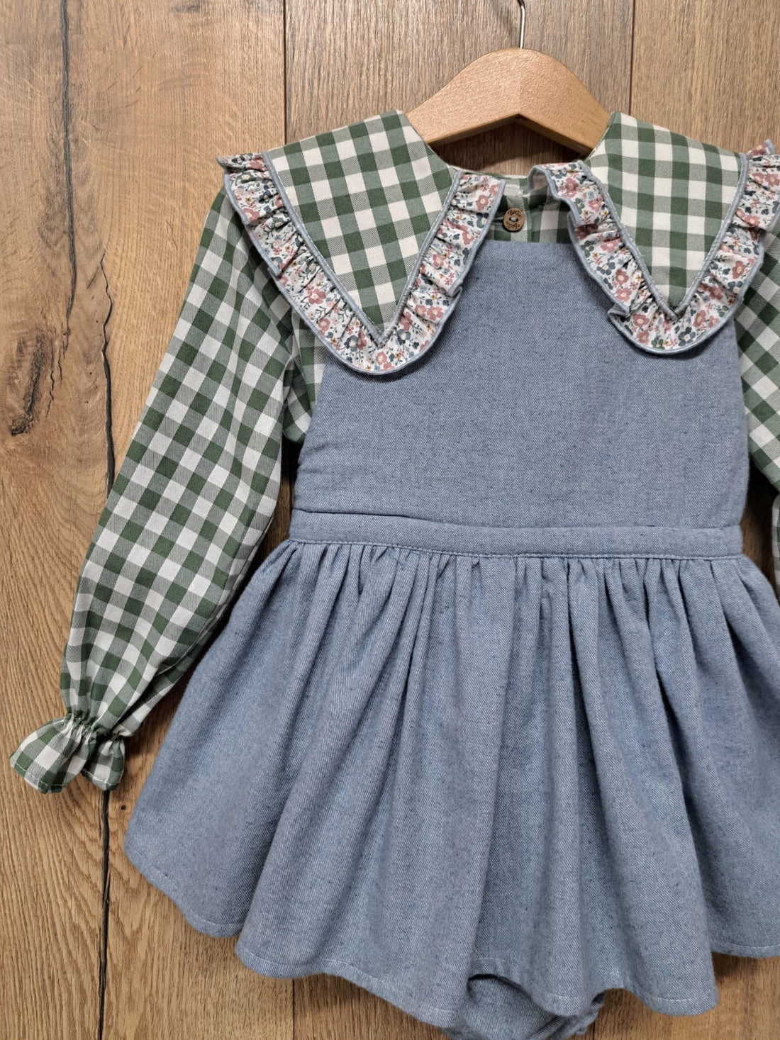 Ranita Skay de Boetiekids, un imprescindible este otoño invierno combinable con cualquier camisa debajo. 54,95€