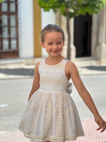 Vestido Arena y laurel