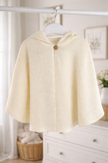 Capa ceremonia beige con capucha para niña