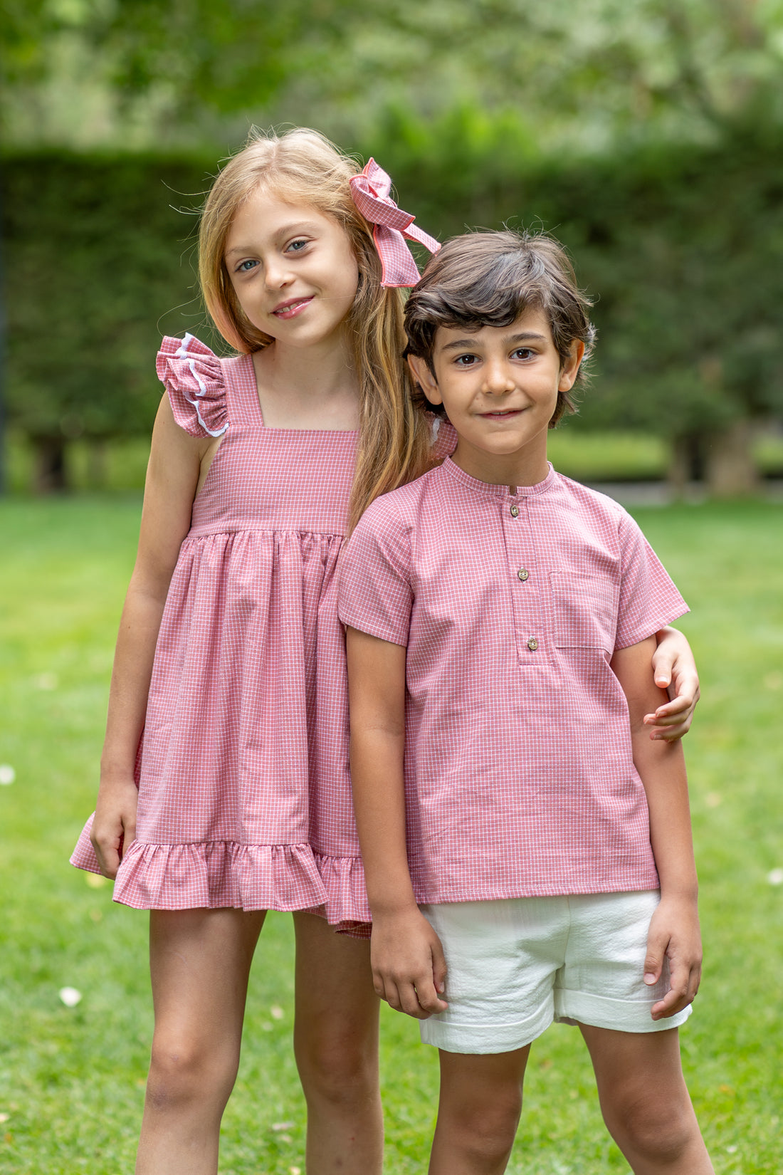 Camisa vichy vino para niño con cuello mao colección Aguasanta
