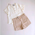 Conjunto niño camisa blanca manga corta y pantalón corto beige colección Coffee