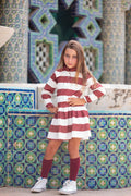 El vestido de rayas de nuestra nueva colección otoño-invierno 🍂 es la combinación perfecta de estilo y comodidad. Diseñado para las pequeñas fashionistas, este vestido de rayas elegantes en tonos cálidos, es ideal para los días más frescos. Confeccionado con materiales suaves y ligeros, es perfecto para mantener a las más pequeñas abrigadas sin perder el toque chic.